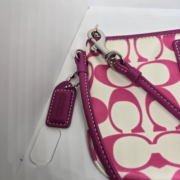 Coach nylon wristlet  pink/white - Picture 2 of 6